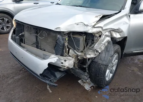 2012 Toyota Highlander Se V6 z USA, uszkodzony, nr VIN 5TDBK3EH2CS115509